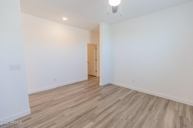 Foto del edificio - 16952 W Diana Ave