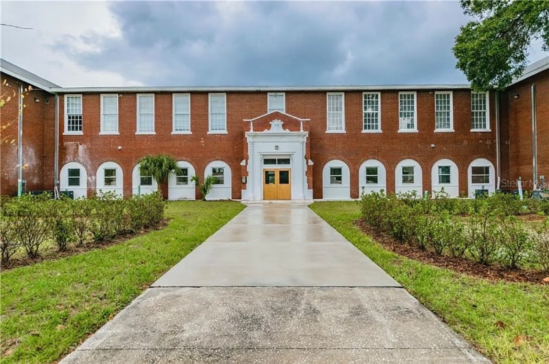 Photo - 1090 10th St N (Saint Petersburg, FL)