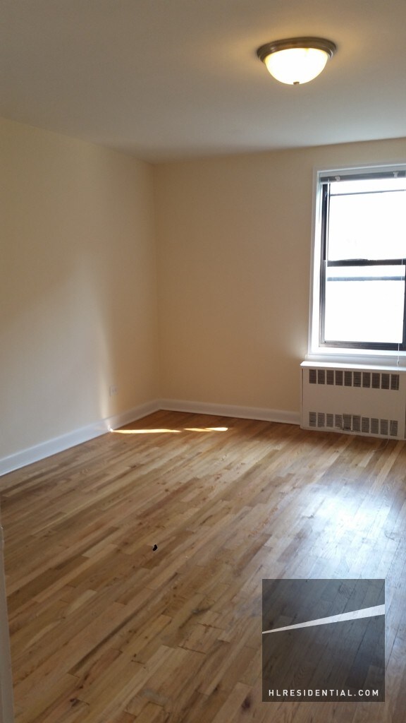 Foto del edificio - 6420 Saunders St