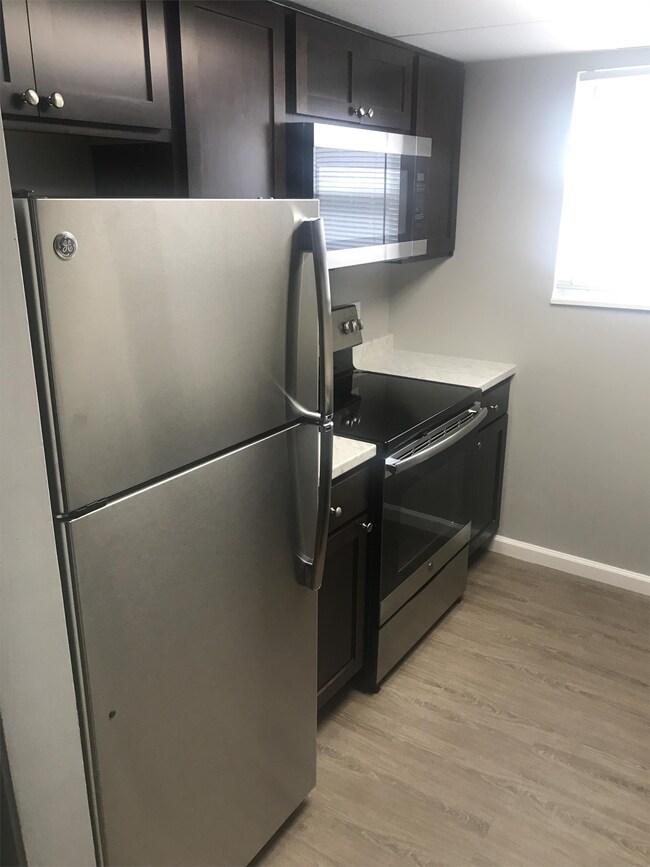 Building Photo - 3935 Wilma Ct