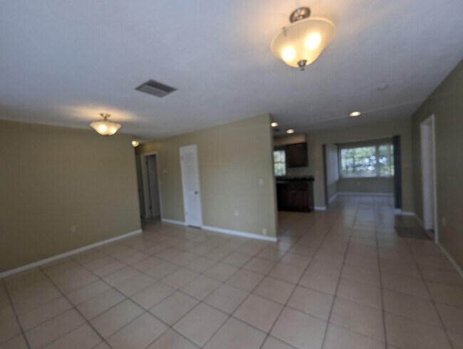 Foto del edificio - Great 2/1.5/1 Find for Beverly Hills