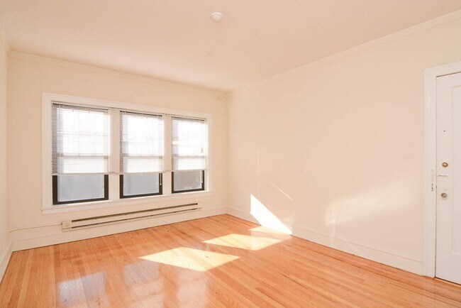 Building Photo - 1030 Dempster St