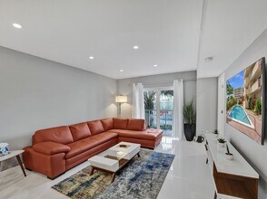 Building Photo - 200 S Birch Rd