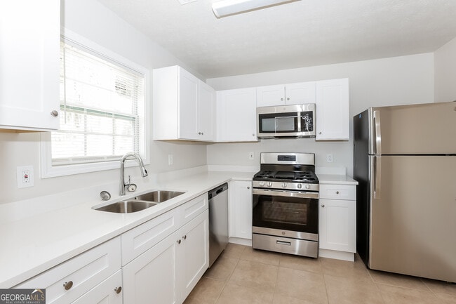 Foto del edificio - 7000 Merrywood Dr