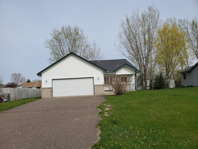 Building Photo - 10790 Matthew Dr