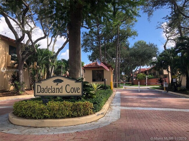 Foto del edificio - Dadeland Cove - 10079