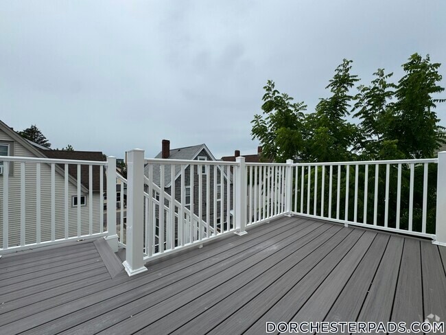 Building Photo - 10 Cawfield St