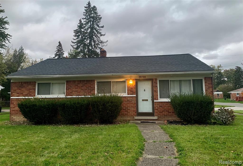 28700 Glasgow St, Southfield, MI 48076 House for Rent in Southfield
