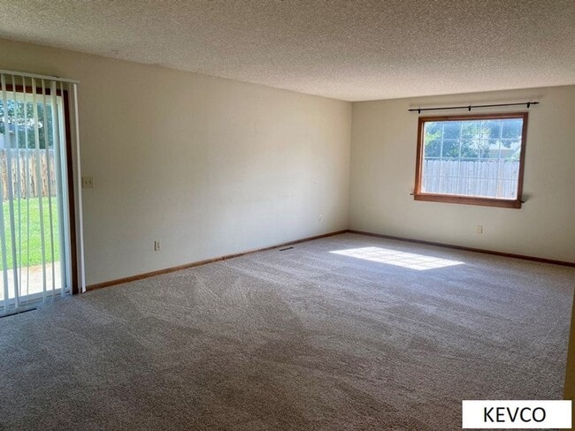 Building Photo - Awesome Home on Cul-du-Sac Near the Foothills!