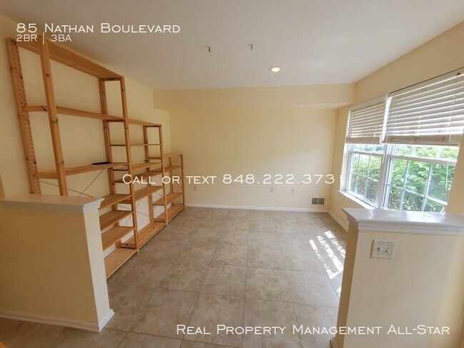 Foto del edificio - 85 Nathan Blvd