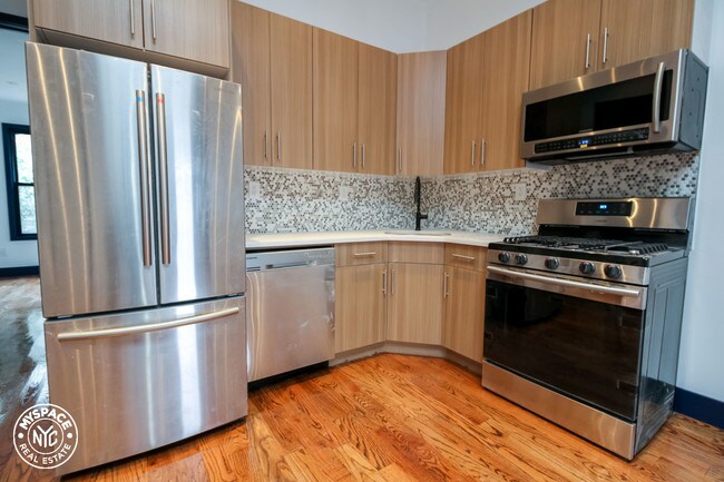 Foto del edificio - 456 Central Ave