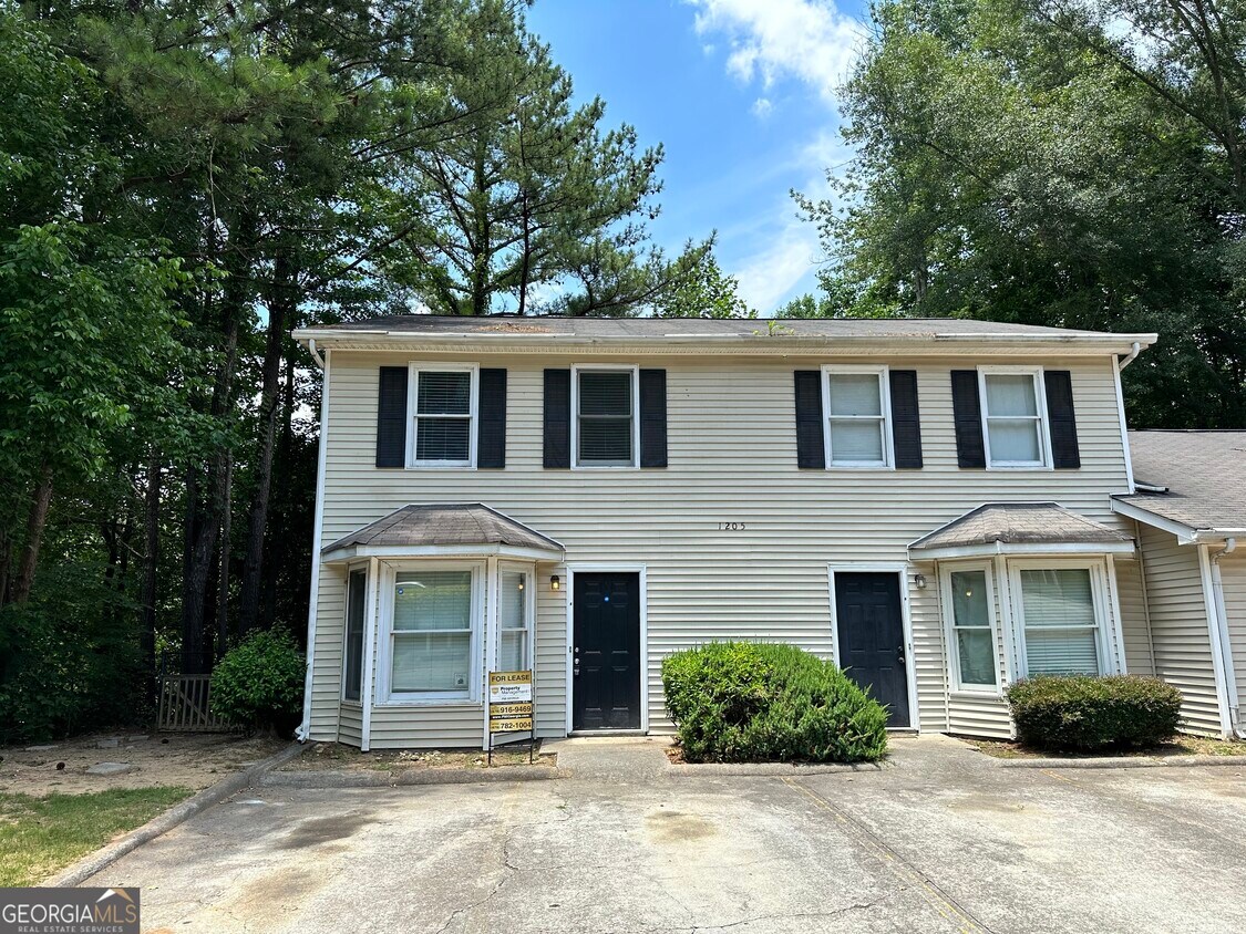 Primary Photo - 1205 Oakplace Dr SW