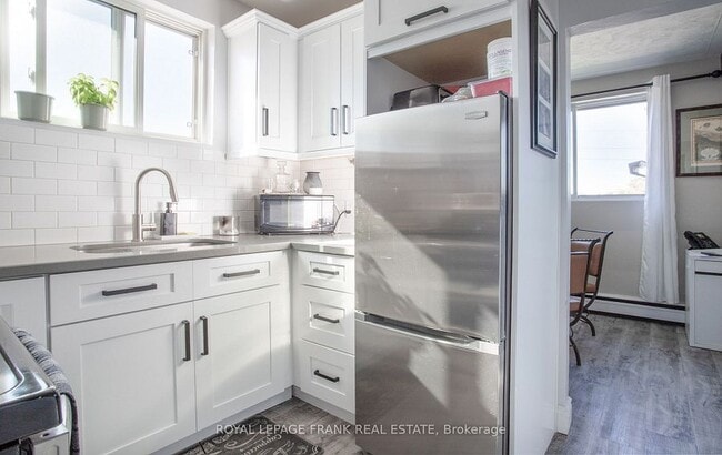 Building Photo - 203 Oshawa Blvd S