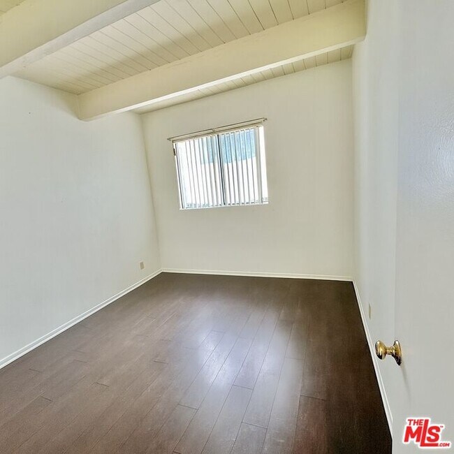 Foto del edificio - 451 S Oakhurst Dr