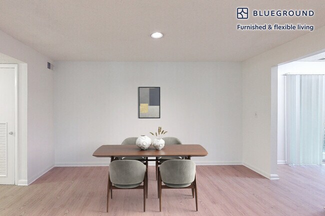 Foto del edificio - 10300 Hickory Ridge Rd