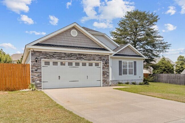 Foto del edificio - Well-Maintained 3 Bedroom, 2 Bath Home