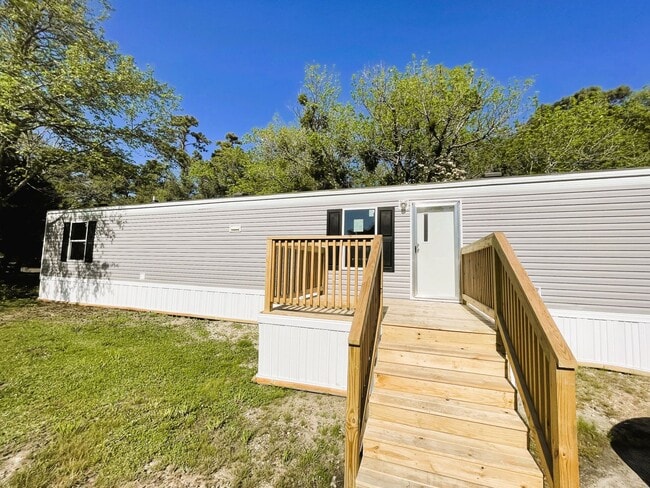 Building Photo - Pelican Point