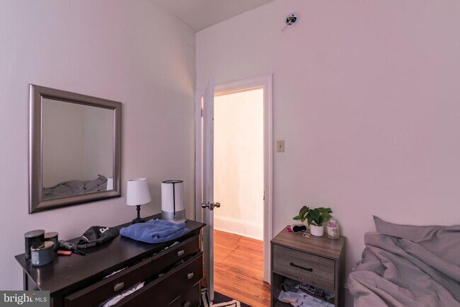 Building Photo - 226 S 46th St