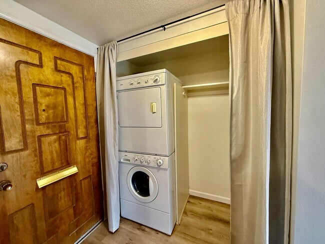 Foto del edificio - 6203 Vía Casitas