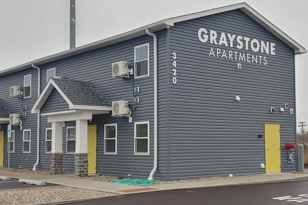 Primary Photo - Graystone Apartments