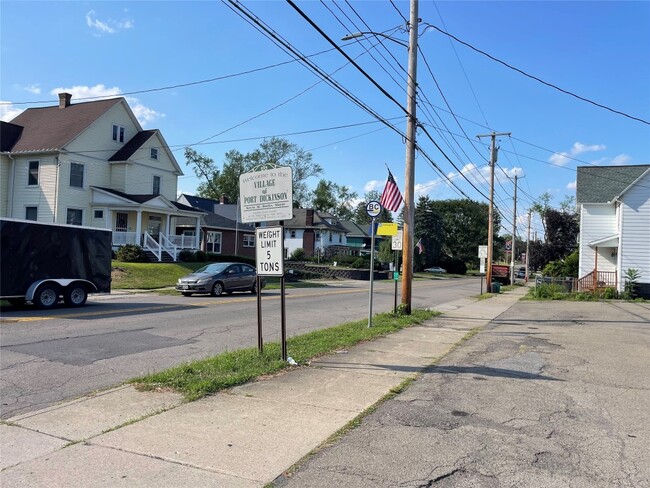 Building Photo - 639 Chenango St