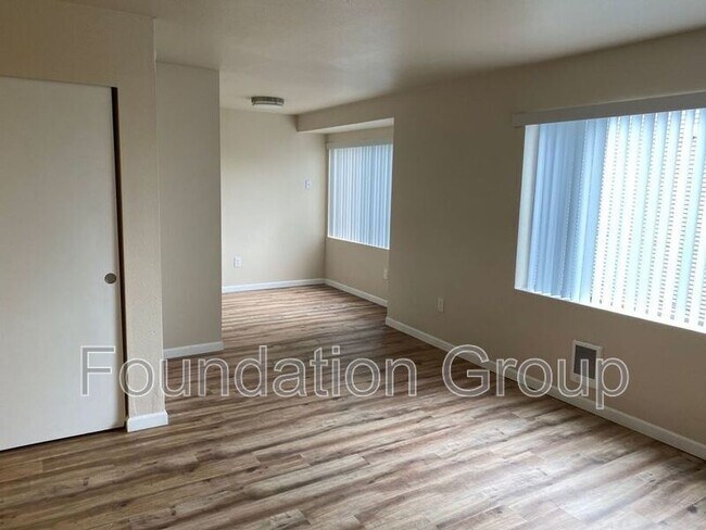 Foto del edificio - 400 10th Ave