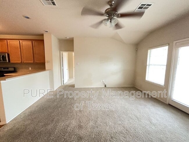Building Photo - 16100 S Great Oaks Dr