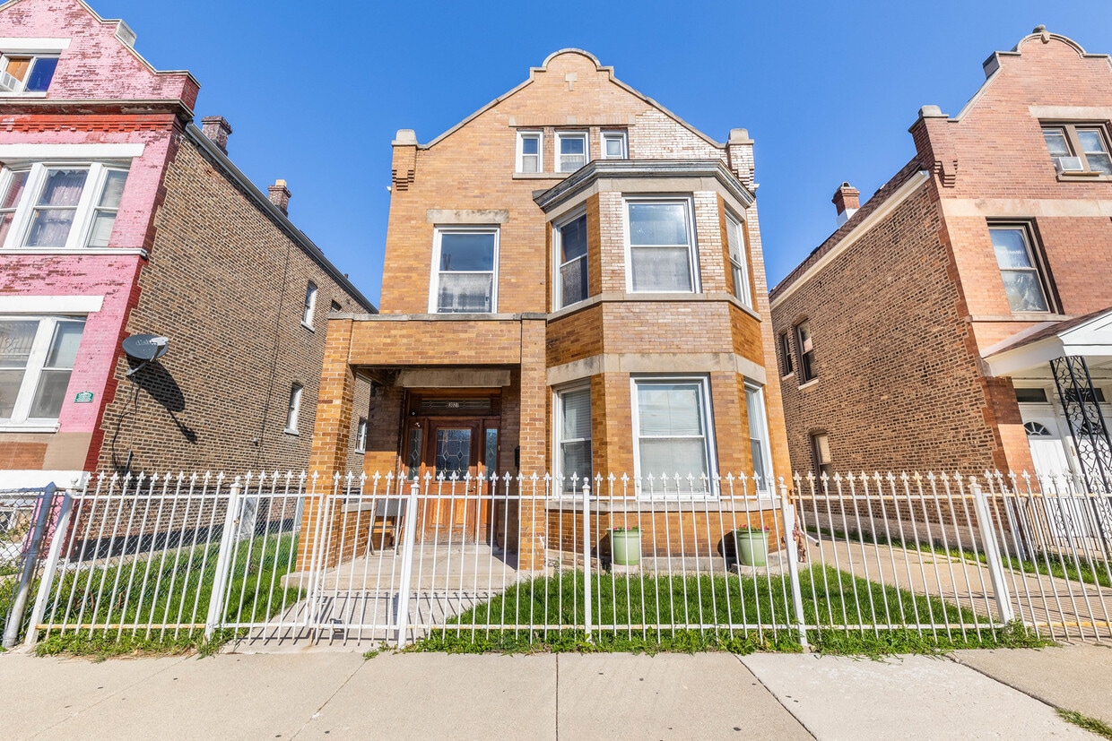 3027 S Kostner Ave Unit 2, Chicago, IL 60623 Condo for Rent in