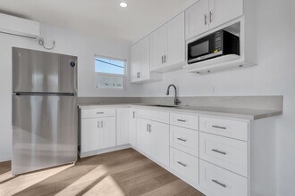 Building Photo - 1155 W Exposition Blvd