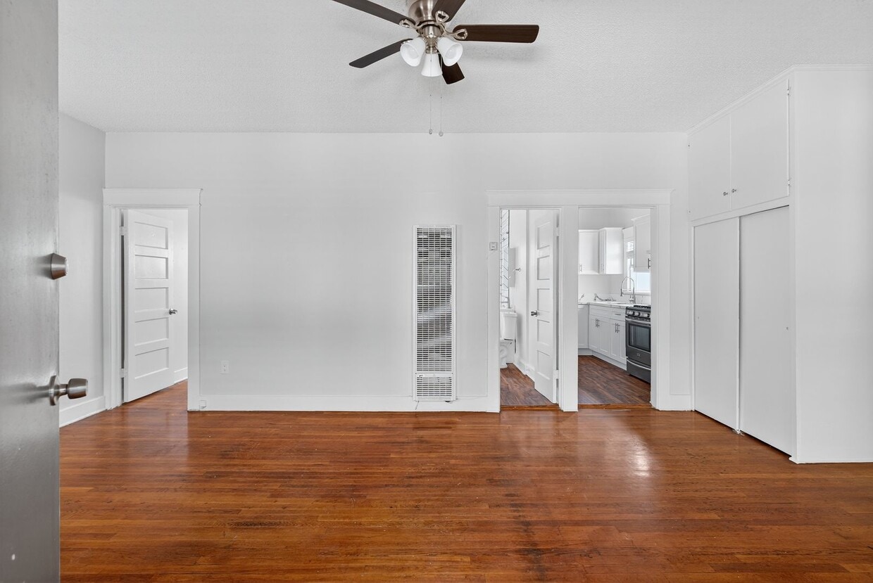 Foto principal - 915 Cherry Ave