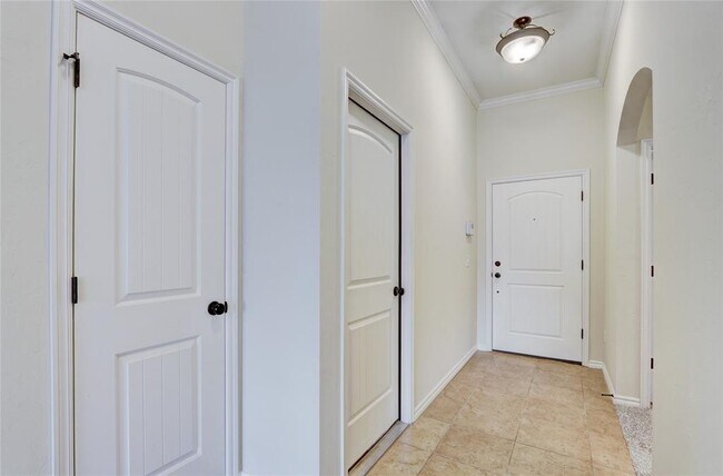 Foto del edificio - 15816 Sonya Way