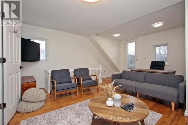 Photo du bâtiment - 145 Boston Ave