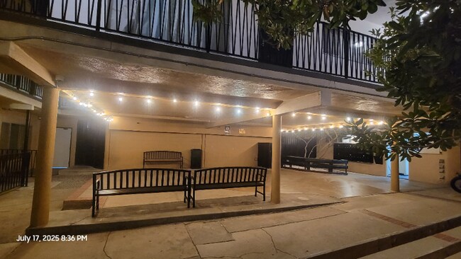 Foto del edificio - 4075 Oakwood Ave