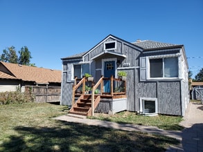 Building Photo - 664 S Osceola St