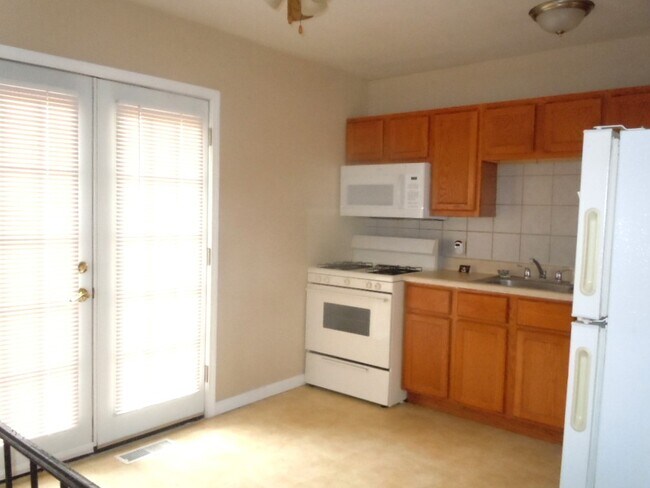 Building Photo - 121 Moonlight Dr