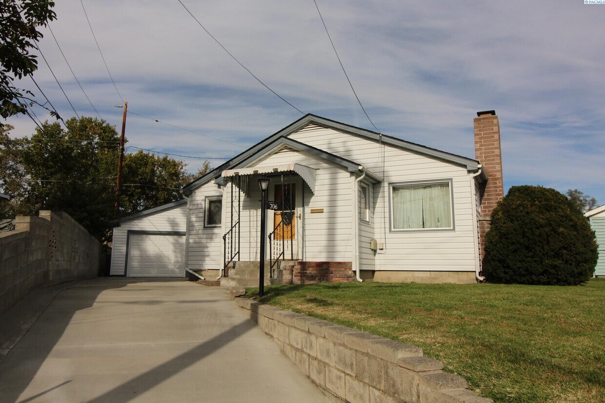 Foto principal - 2 Bed/1 Bath in Central Richland
