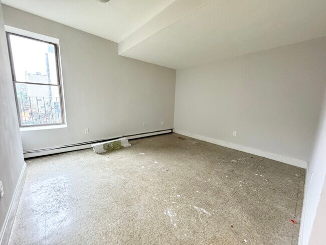 Building Photo - 15 Ruggles St