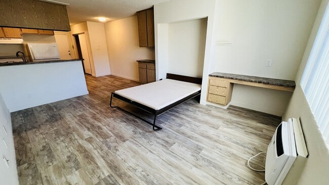 Interior Photo - 10075 Tujunga Canyon Blvd