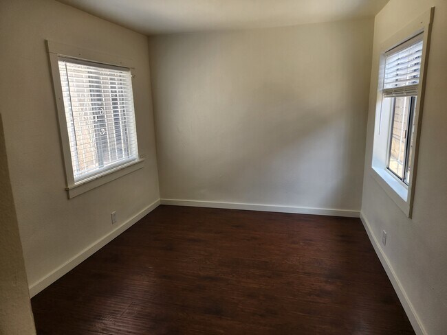 Foto del edificio - 3361 1/2 Roseview Ave