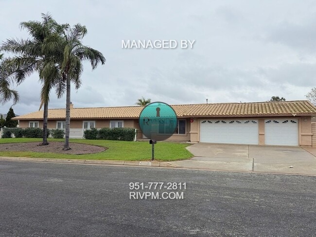 Building Photo - Single story large corner lot home in Jurupa Valley ready for move-in!