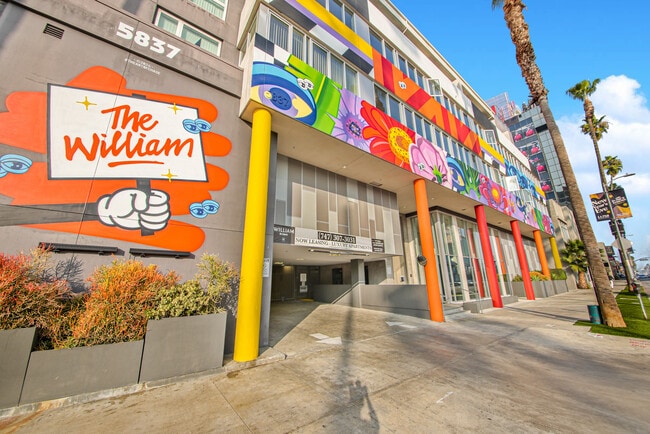 Building Photo - ~2 MONTHS FREE~ Incredible Contemporary St...