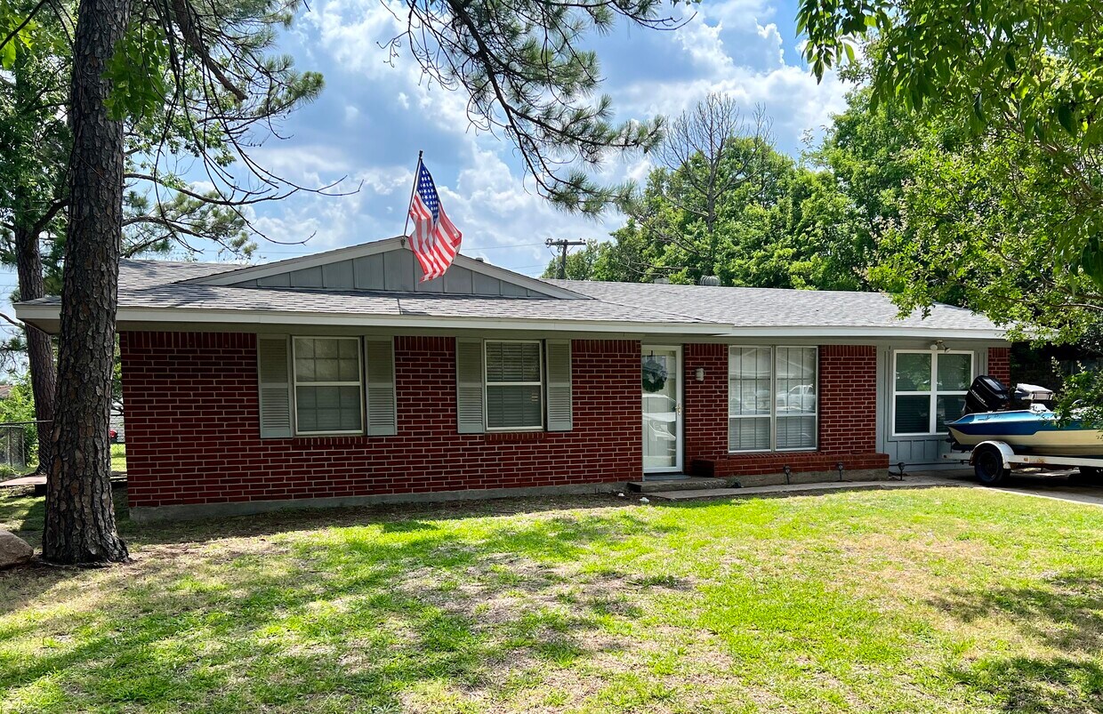Primary Photo - 6520 Finch Dr