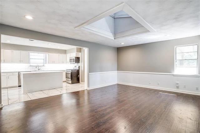 Foto del edificio - 8340 Stonycreek Dr