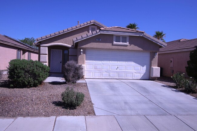 Building Photo - SOUTH - ONE STORY HOUSE, 3 BEDROOMS/2 BATH...