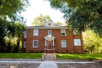 Building Photo - 111 E Screven St