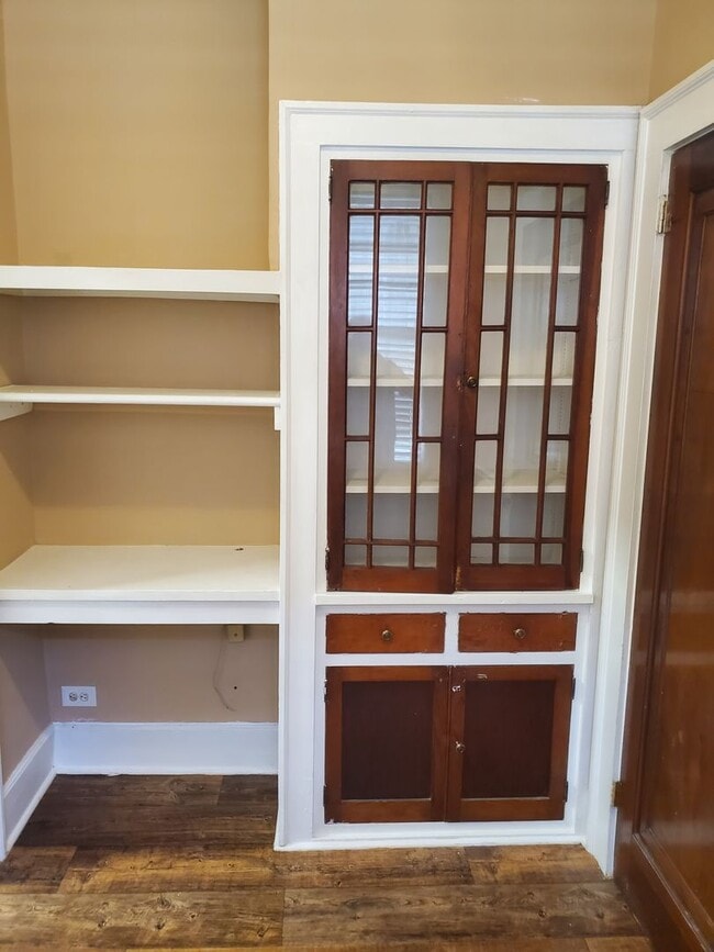 Foto del edificio - 622 W King Ave