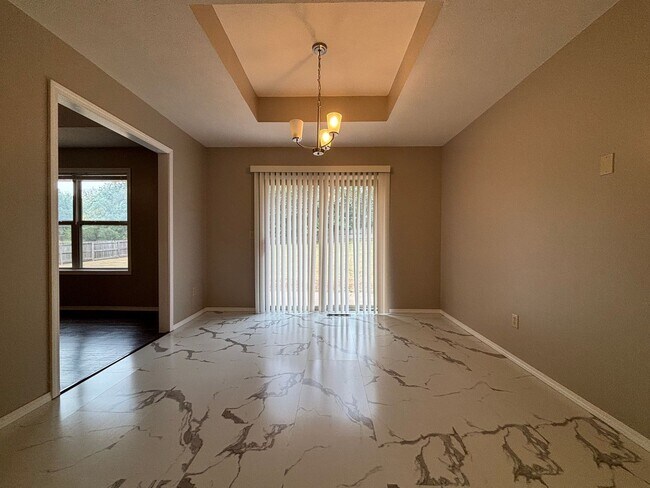 Building Photo - Available Now Beautiful 3 bedroom 2 full b...