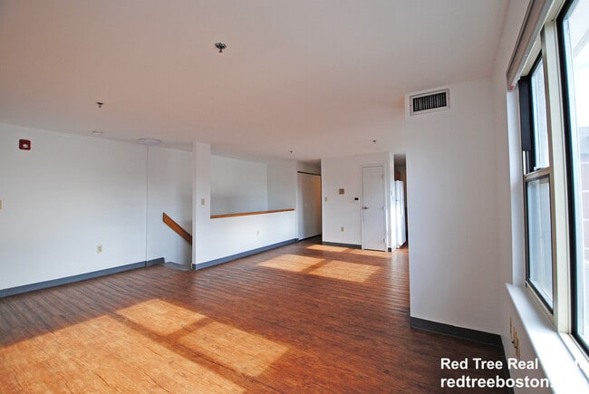 Photo - 5 Pine St Apartment