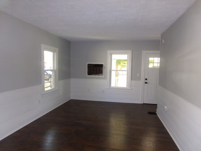 Building Photo - COMING SOON! Updated 3 Bed 2 Bath Middleto...