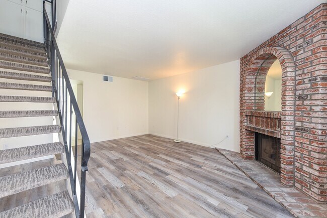 Foto del edificio - 12553 Mapleview St